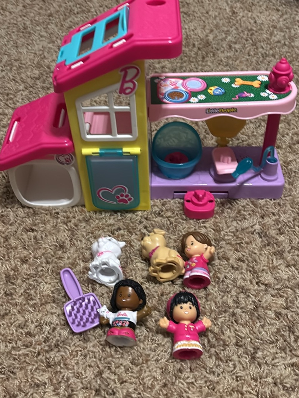 Fisher-Price Little People Barbie Play and Care Pet Spa Playset,